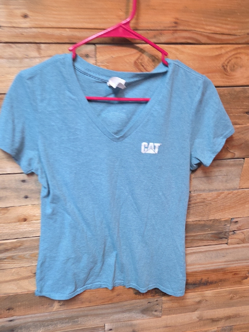 CAT V-Neck Teal Logo Tee